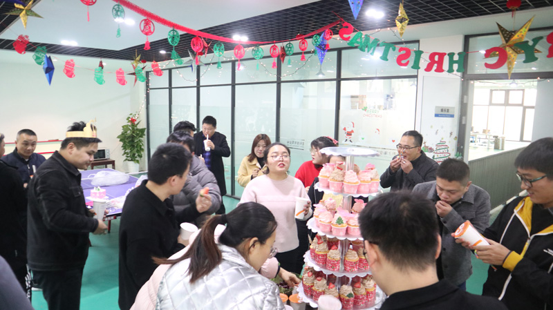 繽紛平安夜，歡樂圣誕節(jié) | 寶開舉辦第四季度員工集體生日會
