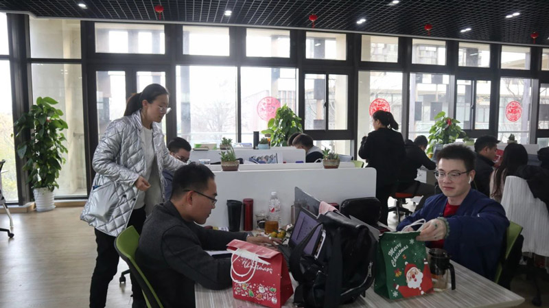 繽紛平安夜，歡樂圣誕節(jié) | 寶開舉辦第四季度員工集體生日會
