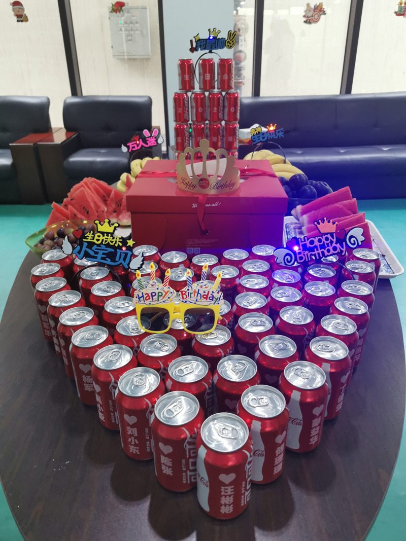 八月集體生日會 | 與久違的祝?；馃嵯嘧?  src="/uploads/allimg/210903/1-210Z3141P55H.jpg" /></p>
<p><img alt=