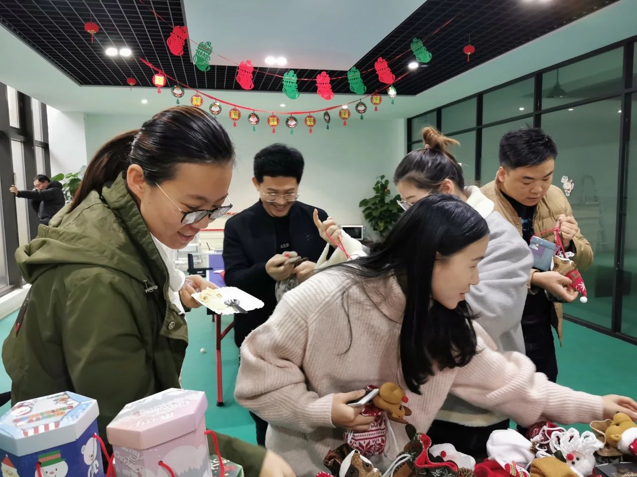 圣誕主題生日趴 | 濃情暖意平安夜，誕愿有你共前行