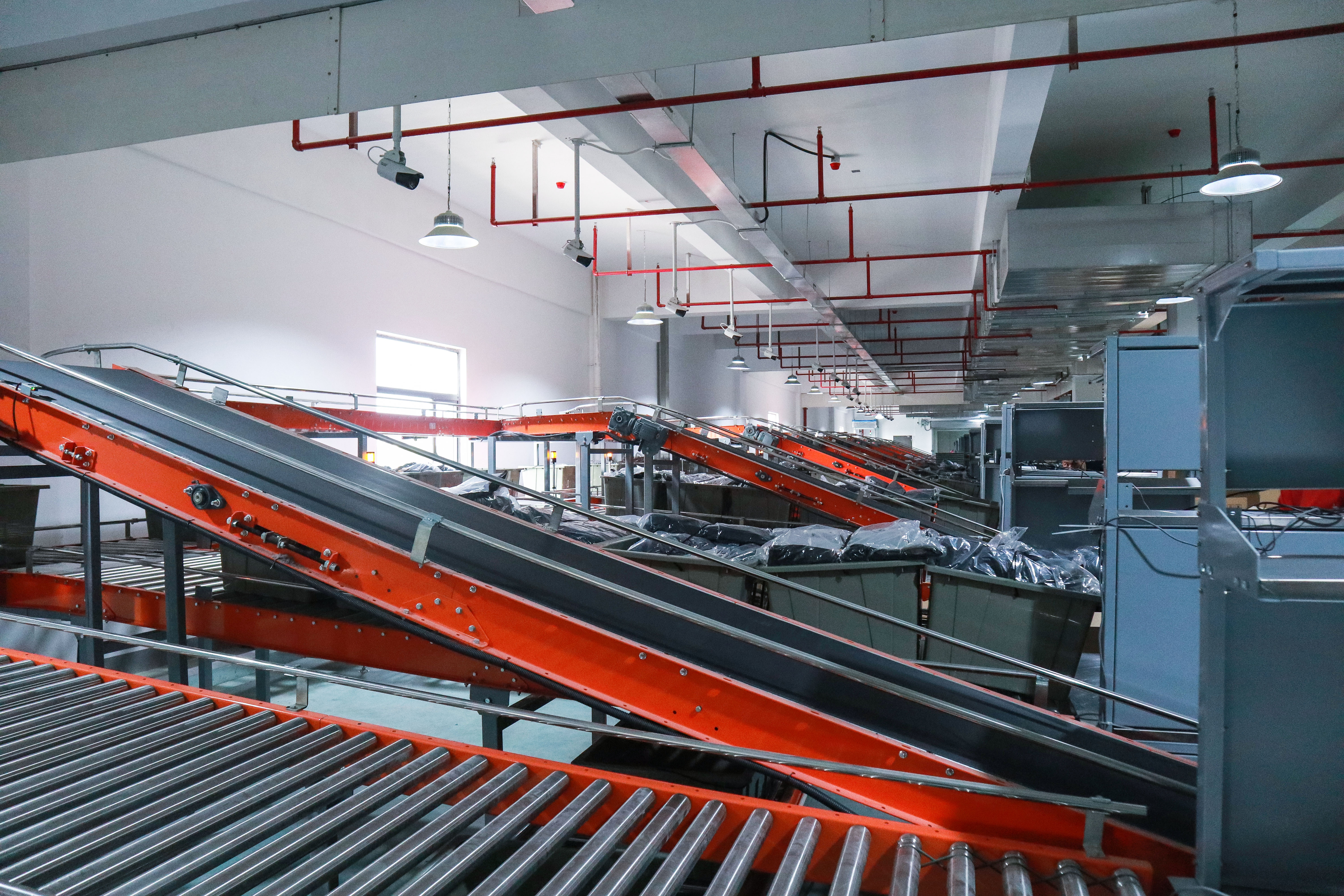 案例新聞 | 官宣！雅鹿物流中心自動(dòng)化揀選輸送項(xiàng)目完工驗(yàn)收！