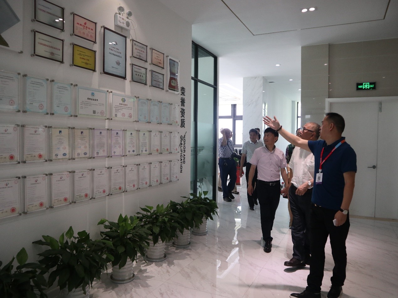 新聞 | 無錫市原政協(xié)領導、吳涇鎮(zhèn)黨委領導一行蒞臨寶開參觀考察